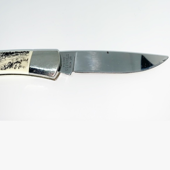 Sabre Stainless Knife w/ Moose Scrimshaw - Picture 4 of 4